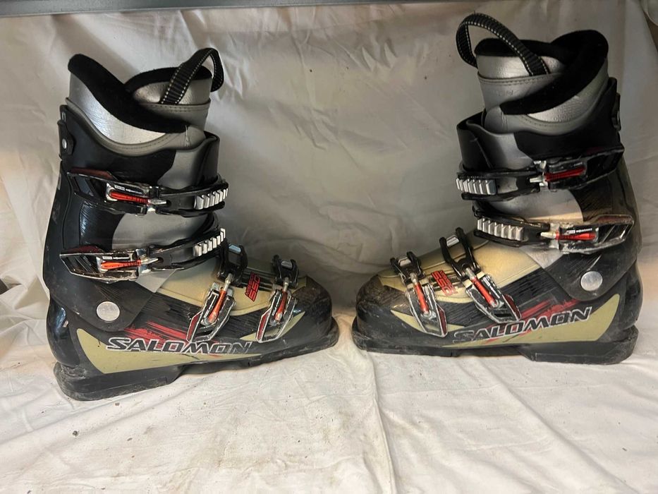 Clapari ski schi Salomon Mission 550 marime EUR:41 Mondo:26.5