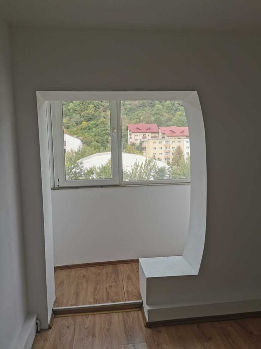 Brasov, Racadau vis a vis de Scoala 25,  2 camere, liber