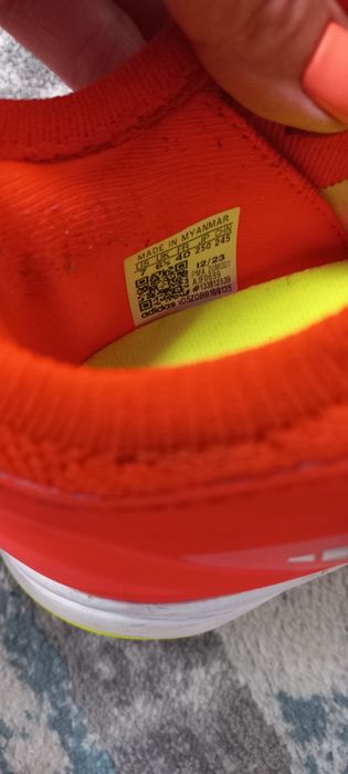 Ghete de fotbal sintetic