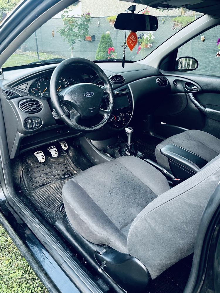 Vând Ford Focus 1.6 + GPL