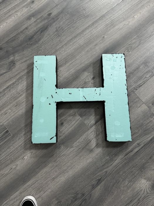 Черни букви от стиропор