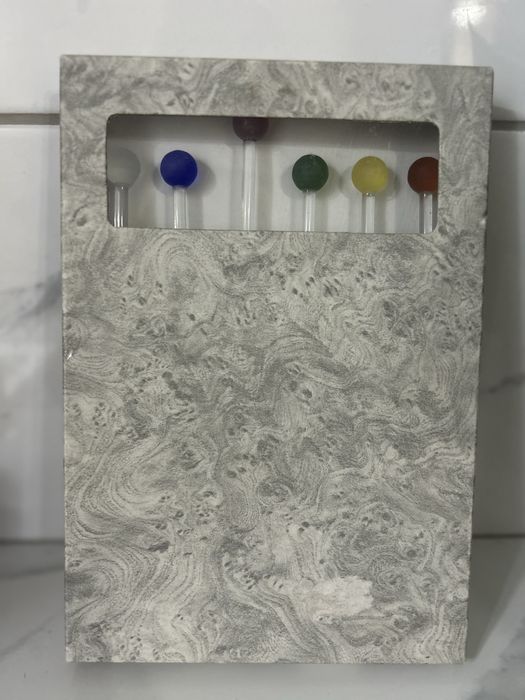 НОВИ В КУТИЯ ВИНТИДЖ ръчно изработени бъркалки колори 19,99 лв