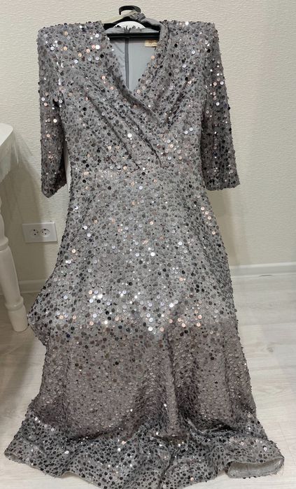 Платье вечернее, праздничное