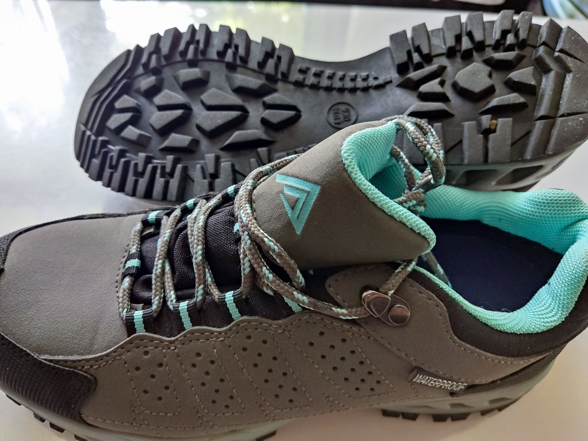 Обувки като нови  waterproof