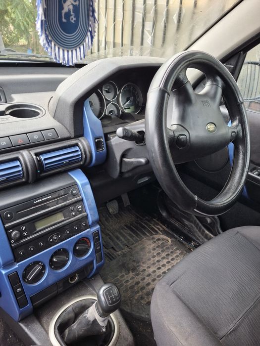 Vand land rover  volan dreapta