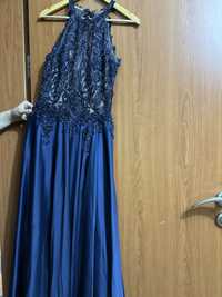 Дамска синя дълга официална рокля с гол гръб