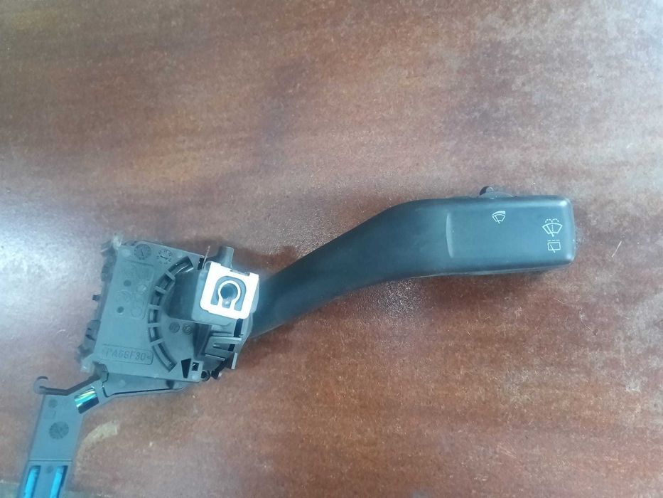 1K0953519 лостче за чистачки за Шкода Румстер Фабия Практик