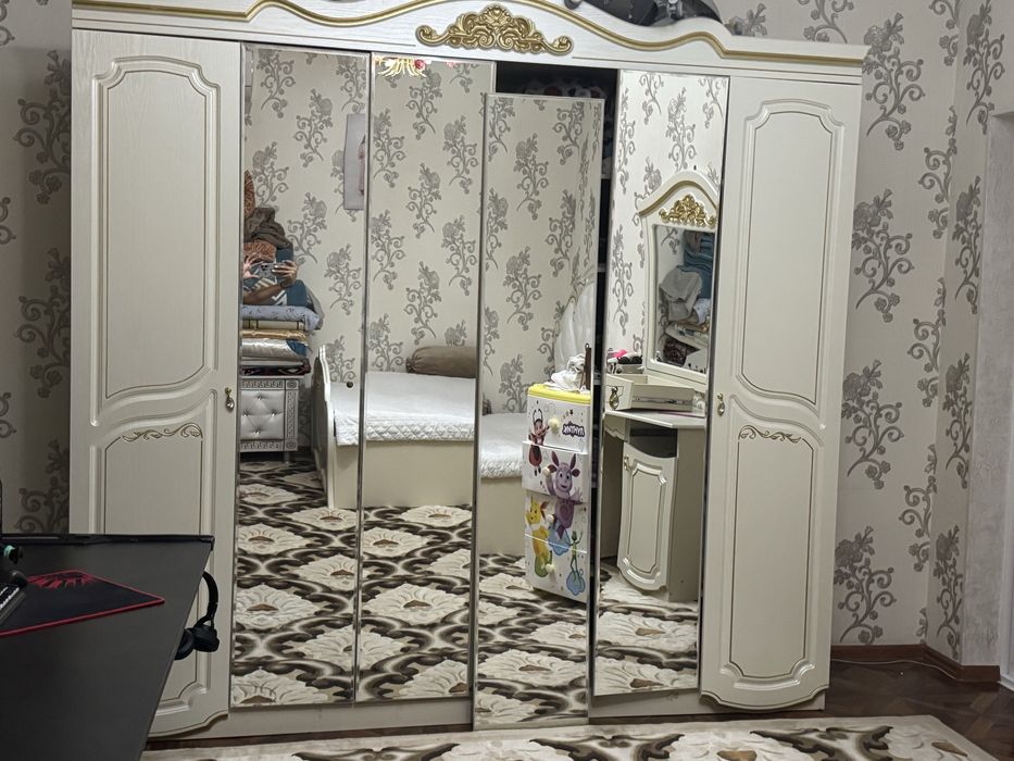 Спальный гарнитур келісіммен өте арзан сатылады