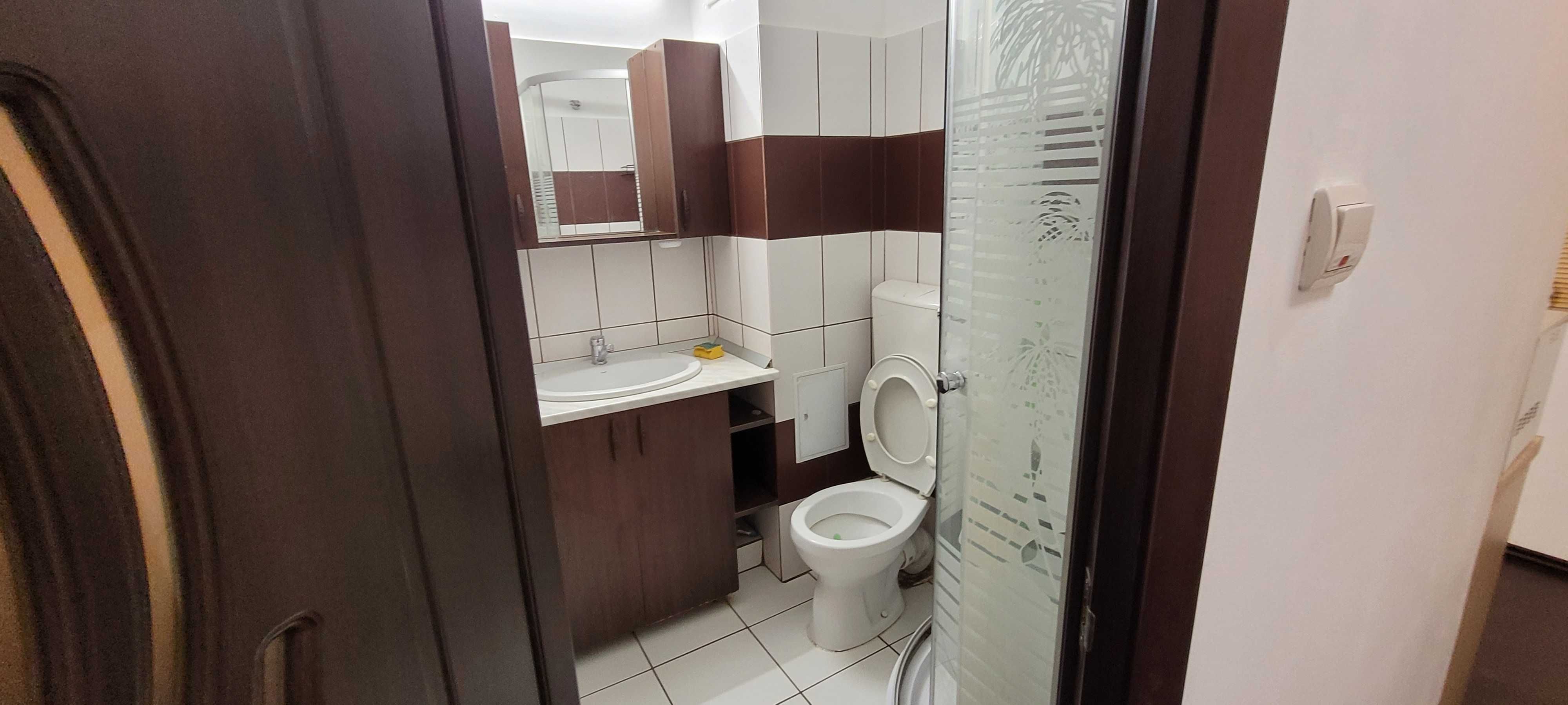 Proprietar, inchiriez apartament 2 camere in zona Sagului