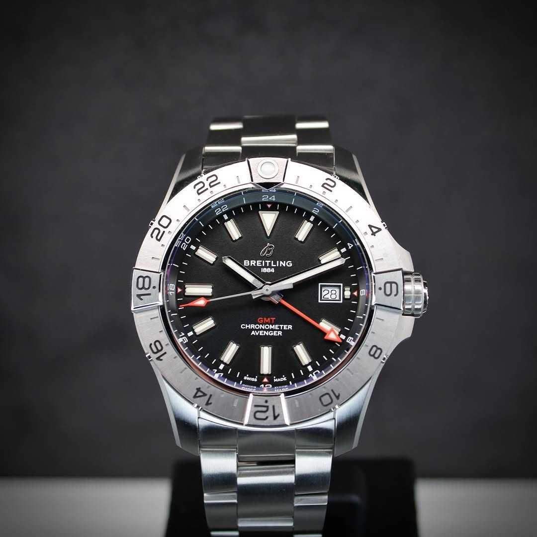 Breitling Avenger GMT