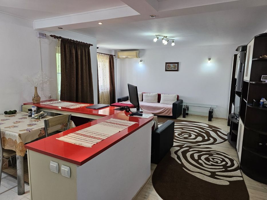 Inchiriez apartament 3 camere central