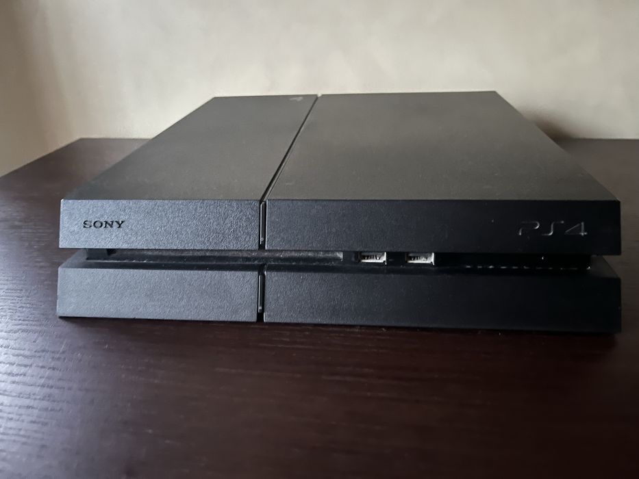 Playstation 4 с джойстик