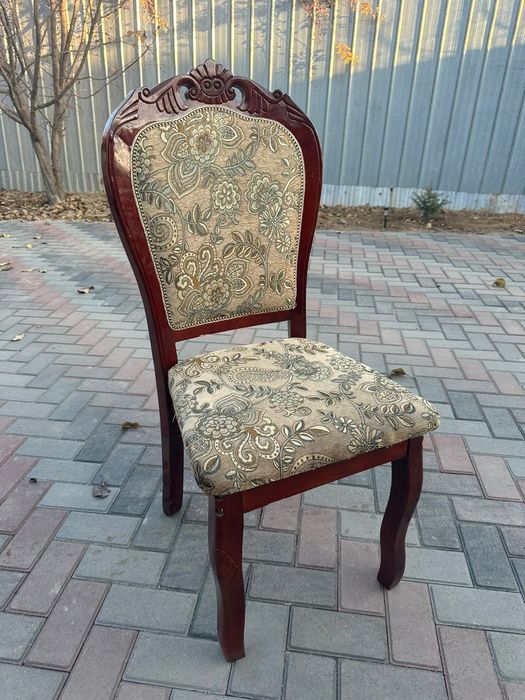 Стулья для гостей