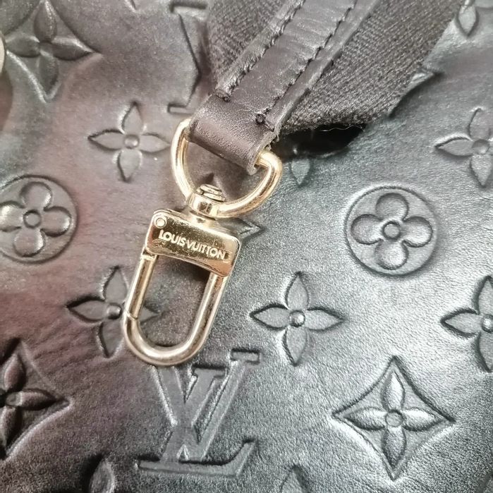 Чанта Louis Vuitton.