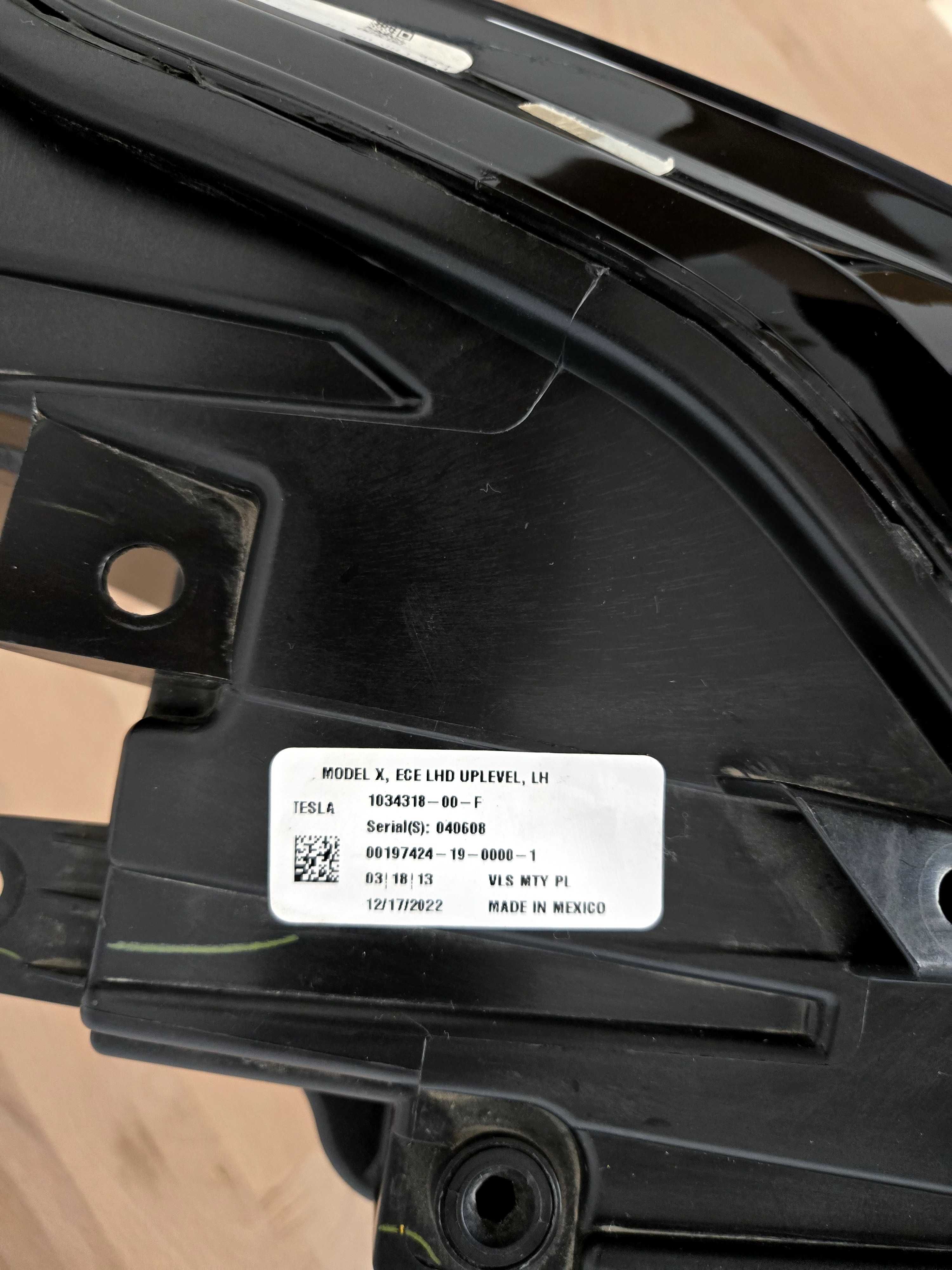 Far Tesla Model X, Stanga + Dreapta, 2023, ca si noi