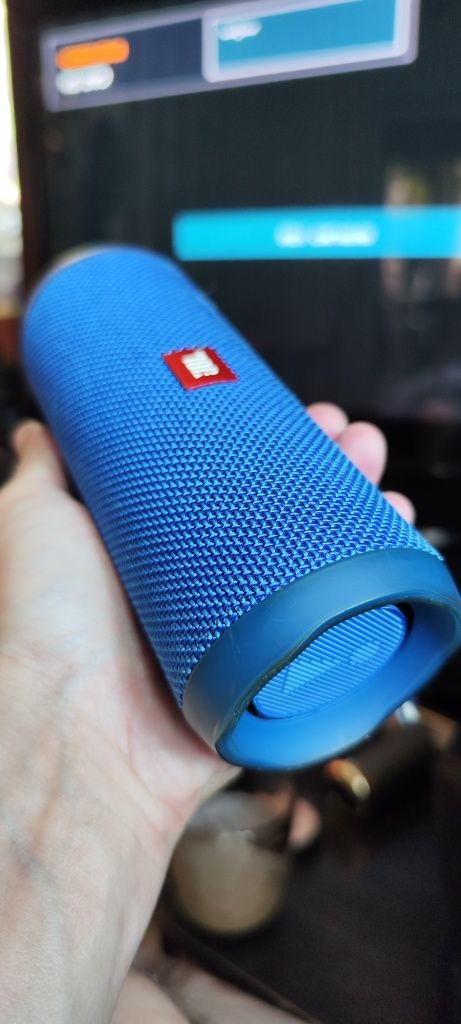 Продам колонку  Jbl  flip4 оригинал