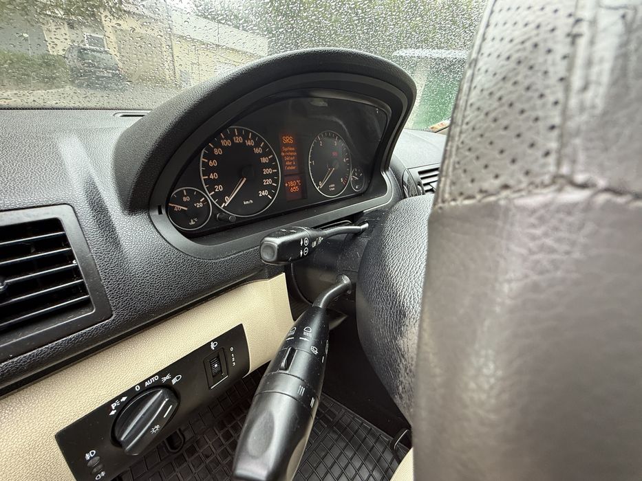 Mercedes benz A Class 2009 Manuala