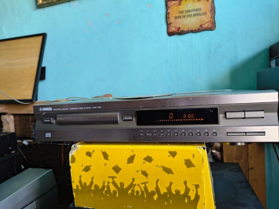 Yamaha. Cd player