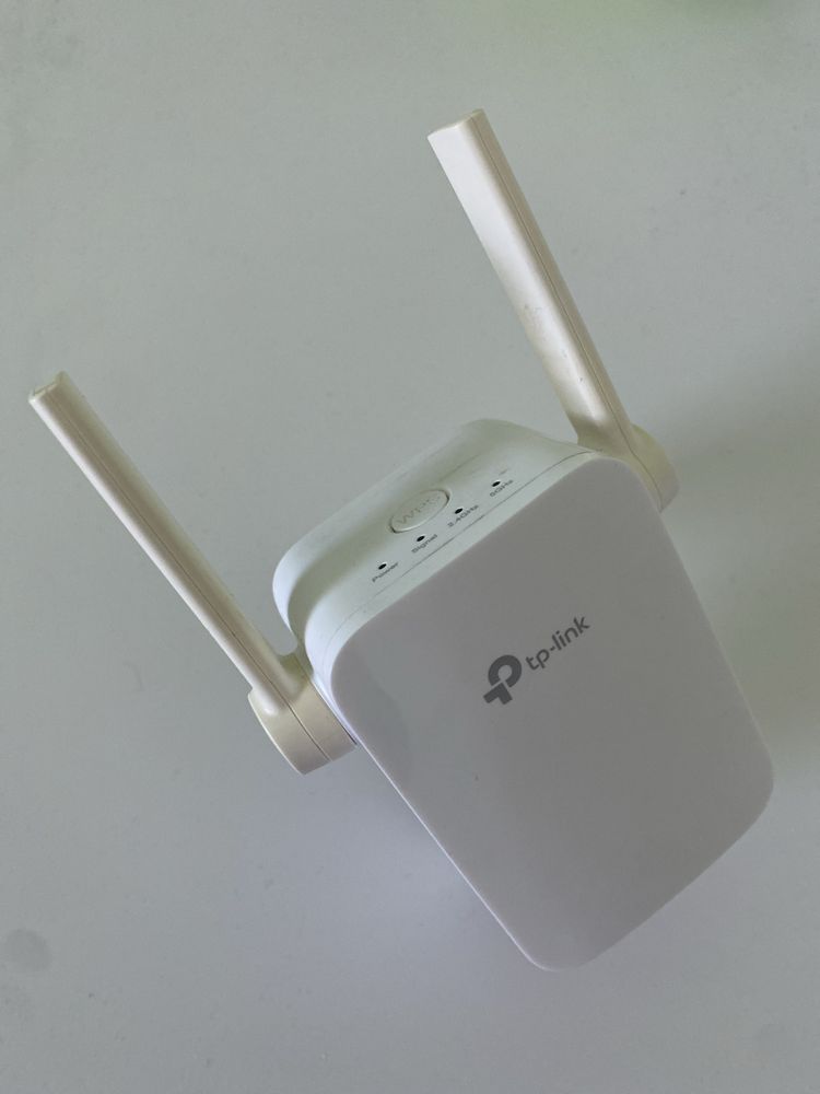 Amplificator Wi-Fi TP-Link RE305 AC1200