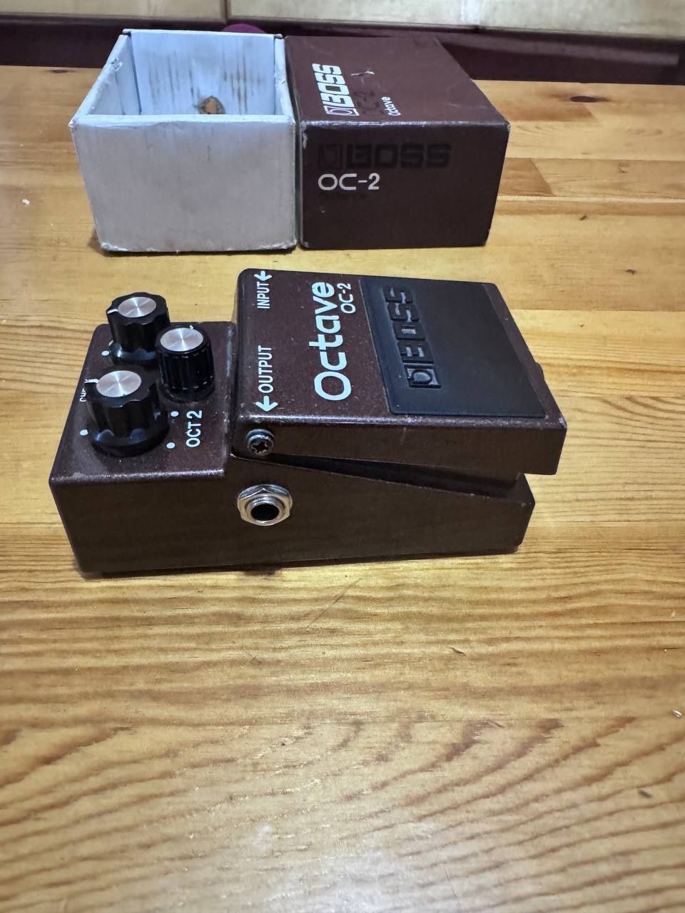 Boss octave oc 2 sotiladi holadi yangi