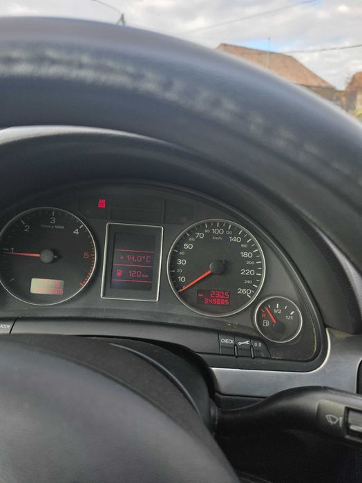 Audi a 4 b7  mai multe det la tel