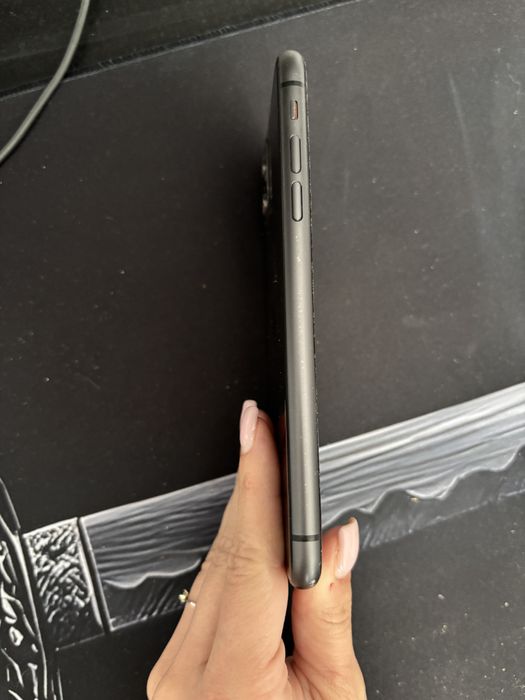 IPhone 11, 128 GB – 800 lei (negociabil)