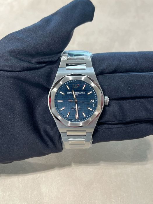 Часы наручные Girard Perregaux Laureato