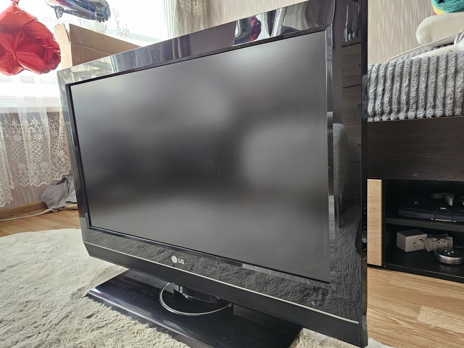 Телевизор LG  32lc52