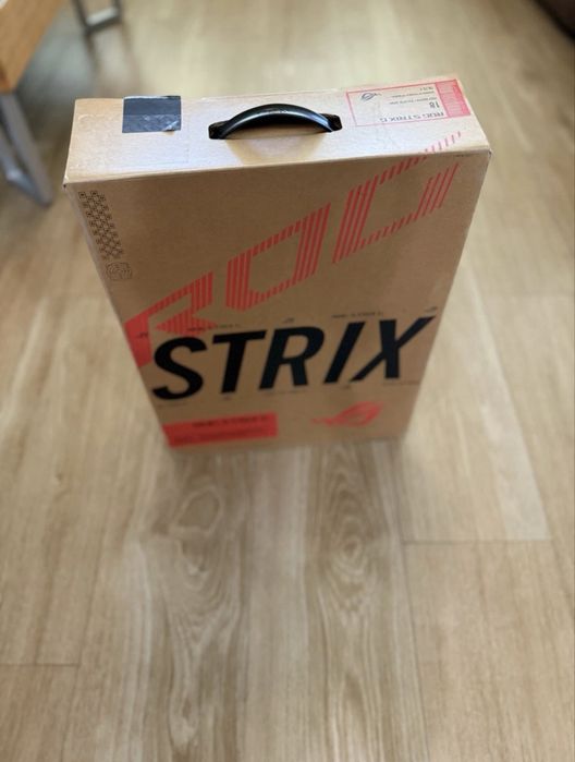 ASUS ROG Strix G18 G814 18” i9-14900HX 2.2GHz RTX4080 32GB RAM 240Hz