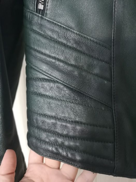 Vând geaca de piele verde