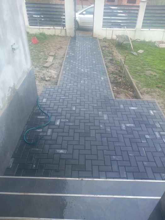 Executam Montaj pavaj si reparati