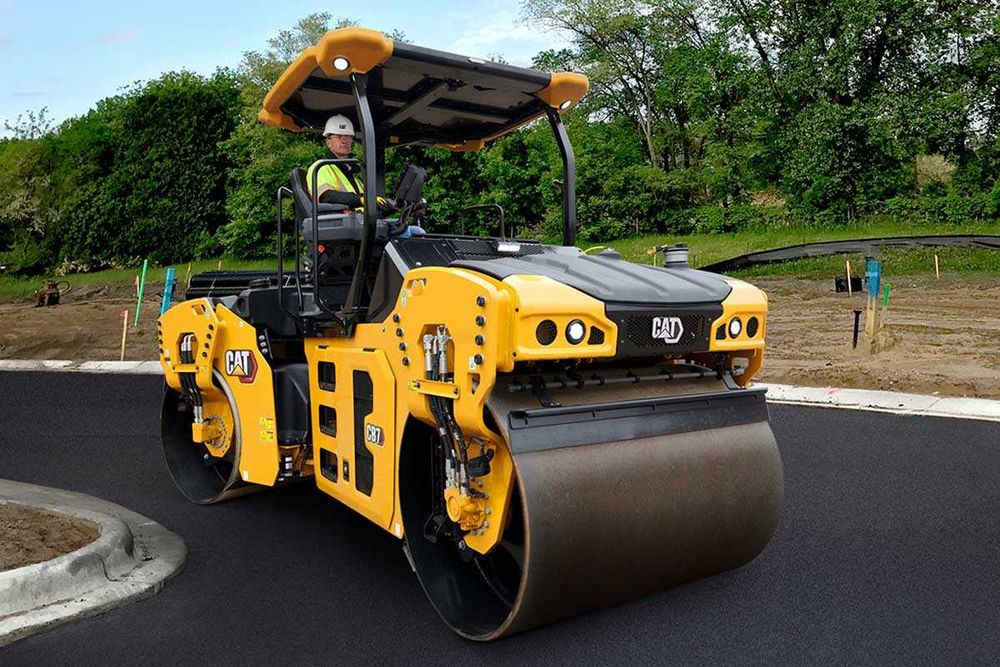 Двухвальцовый вибрационный каток CAT [CB7]