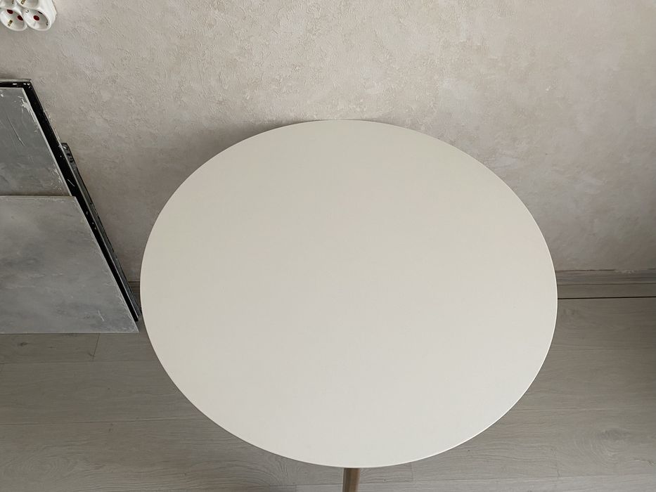 Белый круглый стол 90 см, пр-во Россия