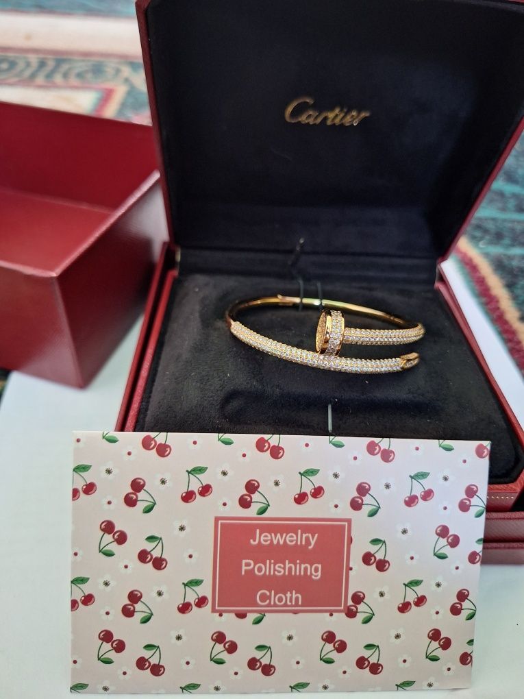 Cartier браслет новый