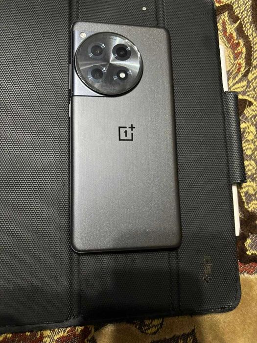 One plus 12R 256gb. Состояние абсолютно новое. Ни единой царапины.