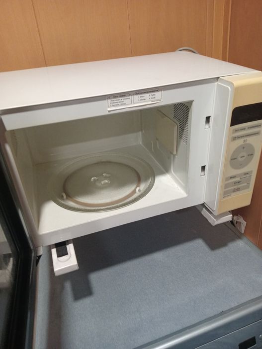 Продам микроволновую печь