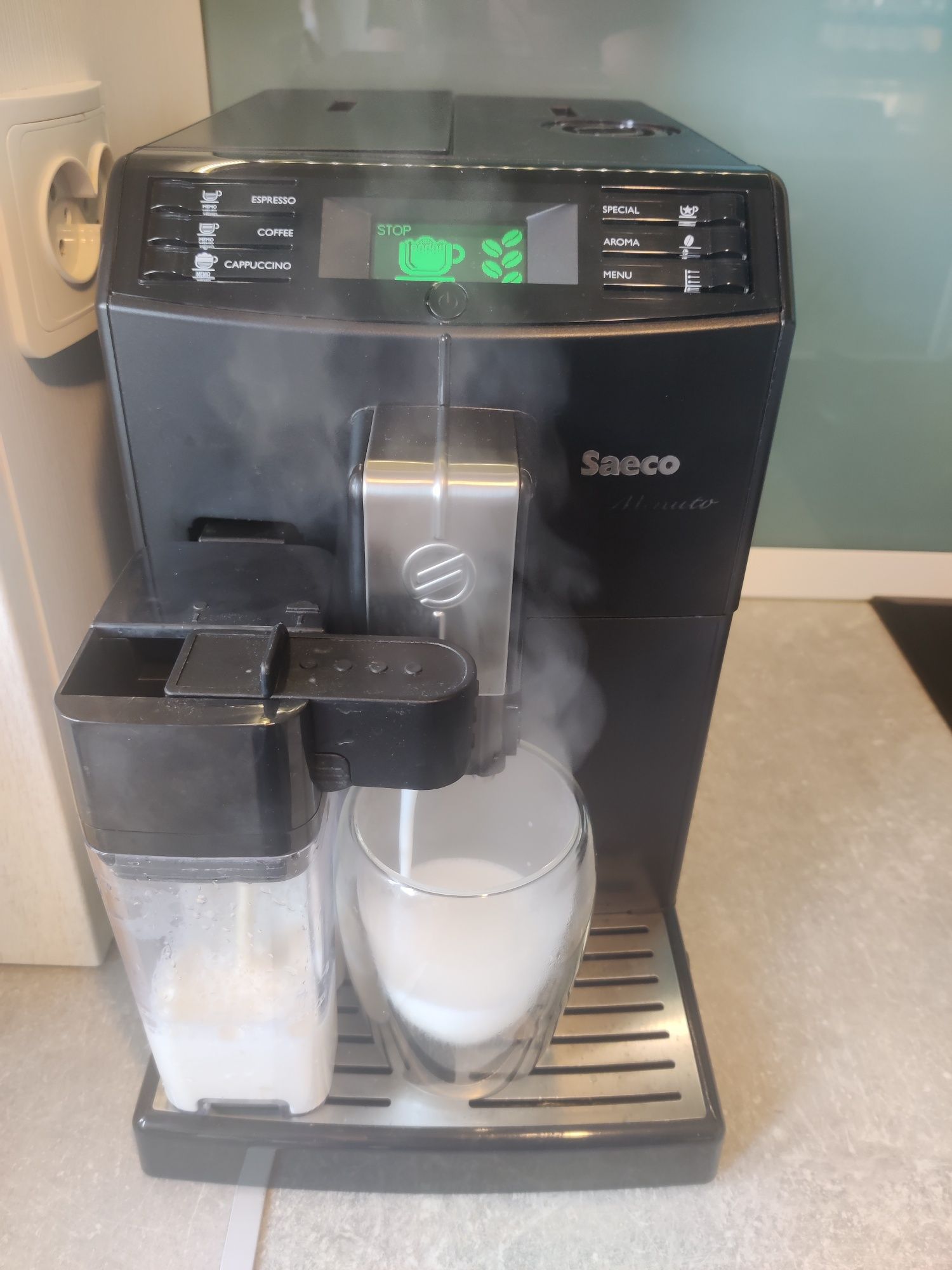 Espressor/ Espresor automat Saeco Minuto HD8763, cana lapte
