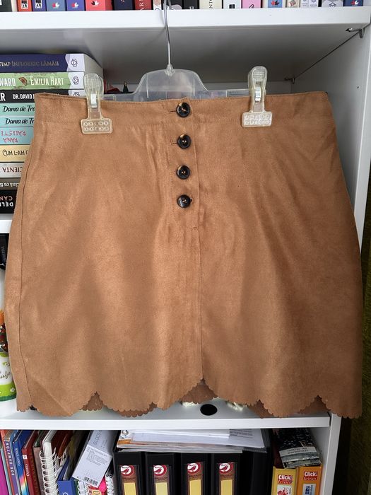 Vând fusta H&M imitatie piele intoarsa