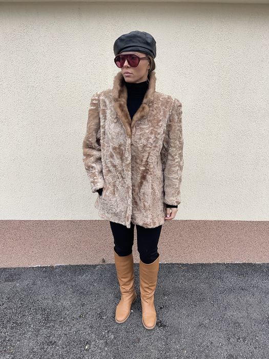 Haina de miel cu guler de vizon maro