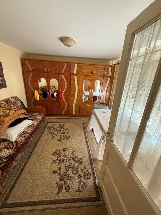 Casa spațioasă cu teren generos