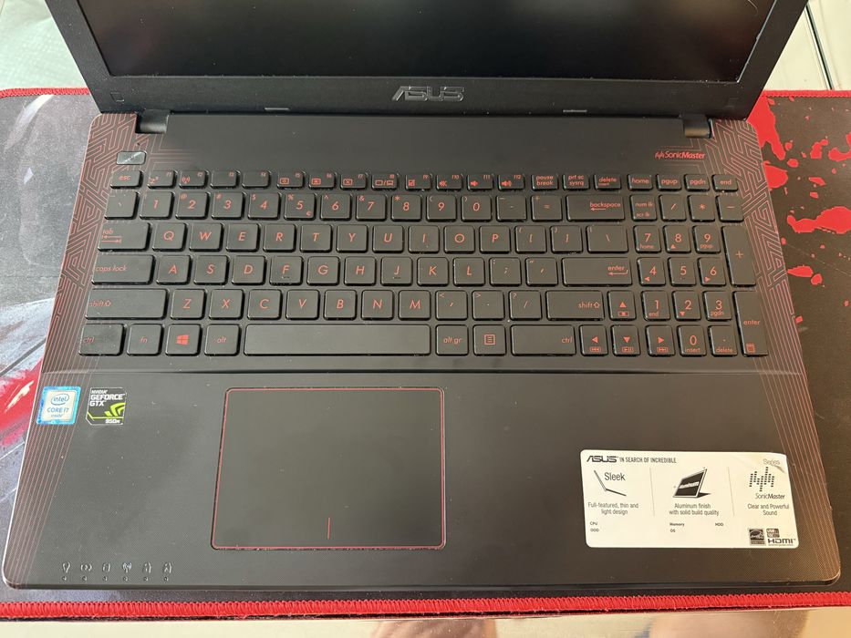 Laptop gaming Asus R150V