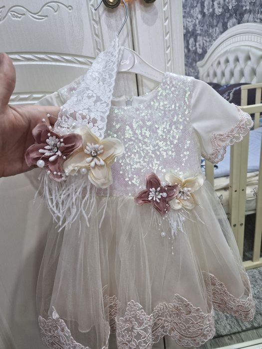 Продам красивое детское платья