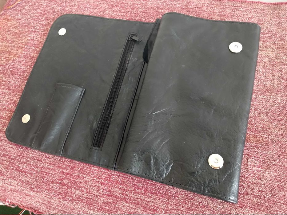 Чехол для косметических кистей.