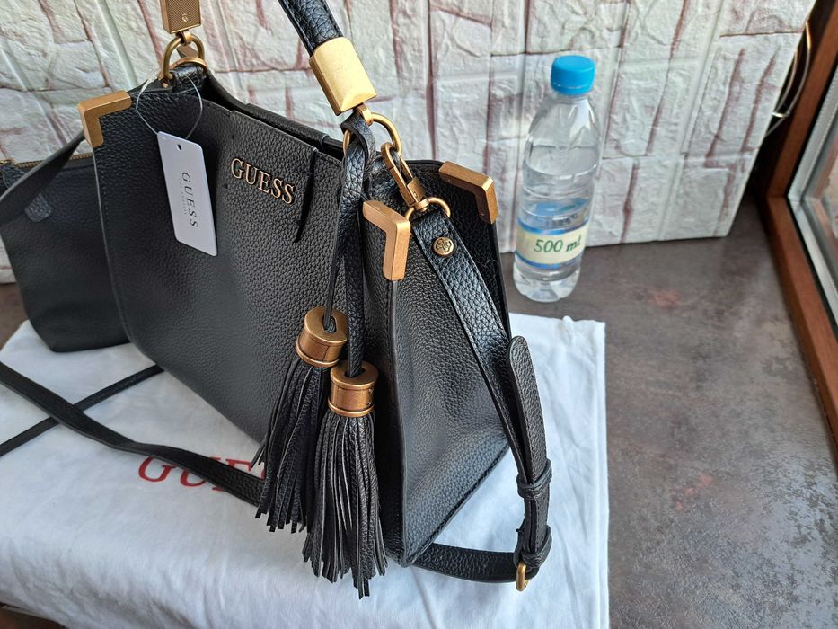 дамска чанта,GUESS-черна чанта,гес,нова