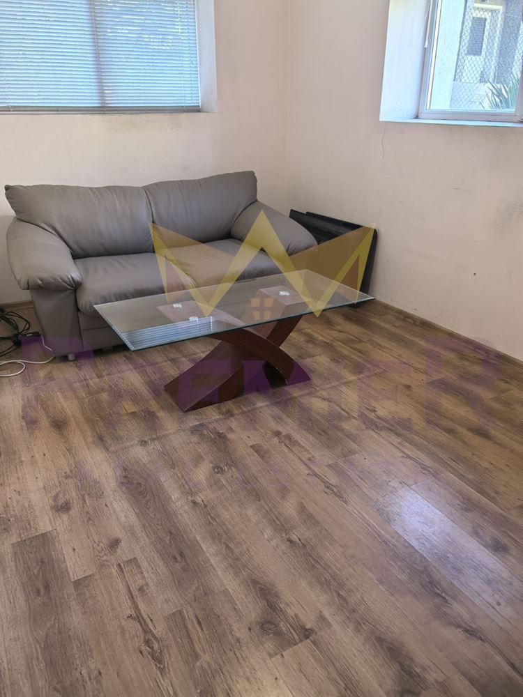 Дава се под наем Етаж от къща в Варна, Левски - 45 кв.м за 306 € - Снимка #3