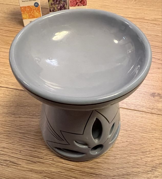 Керамична арома лампа + 3 етерични масла