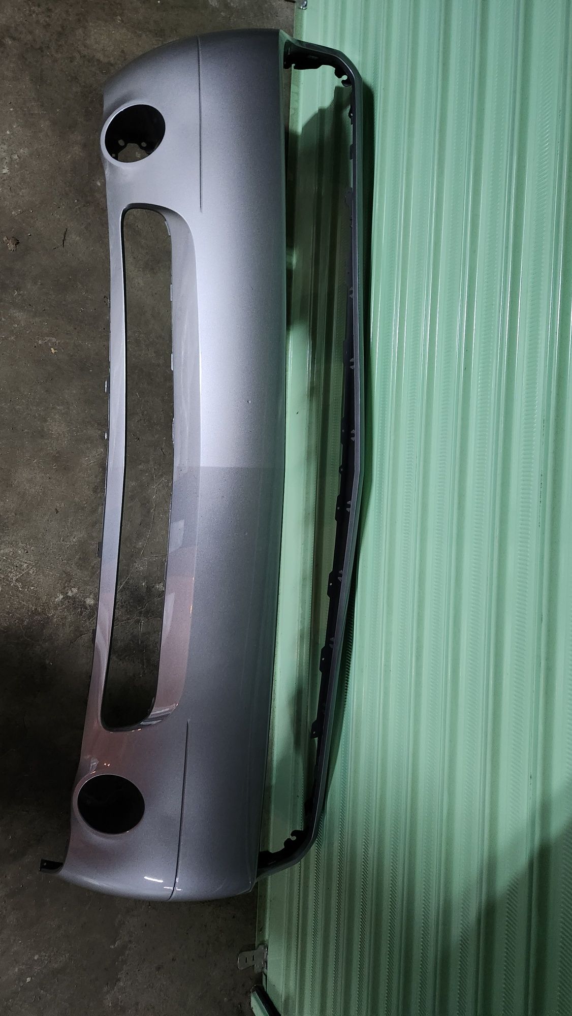 Необорудвана предна броня за Dodge Challenger 2008-2014