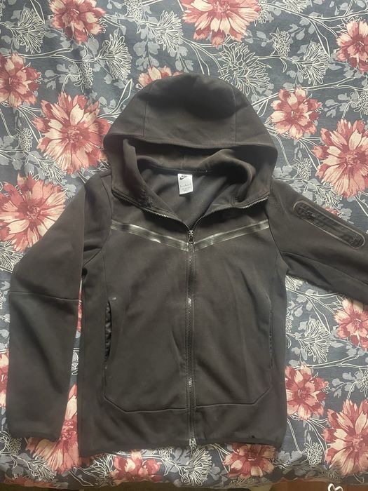 Vand nike tech putin descusut