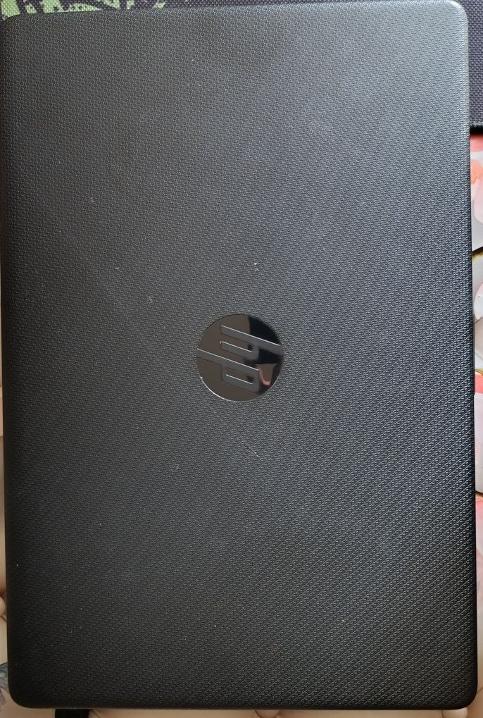 HP noutbook. Offis uchun