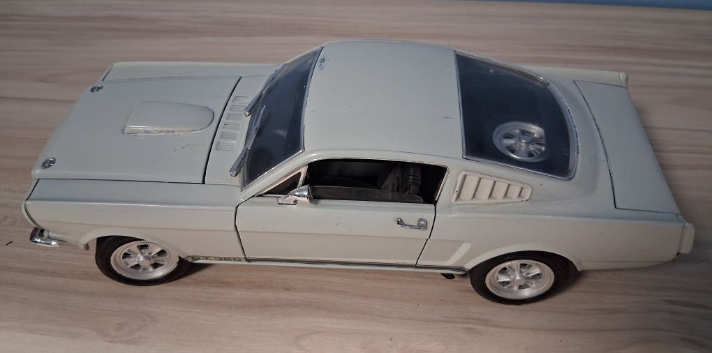 Ford Mustang GT 350 1:18 Jouef Evolution
